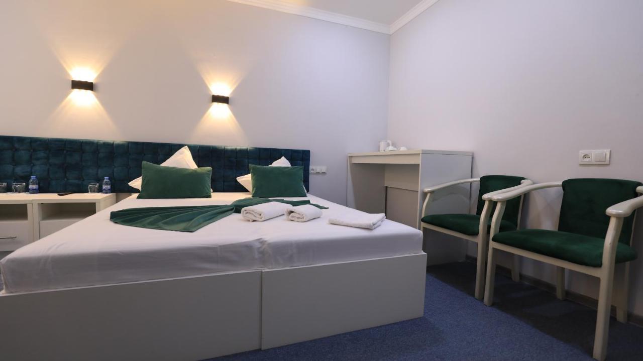 Sharq Hotel Ourguentch Extérieur photo