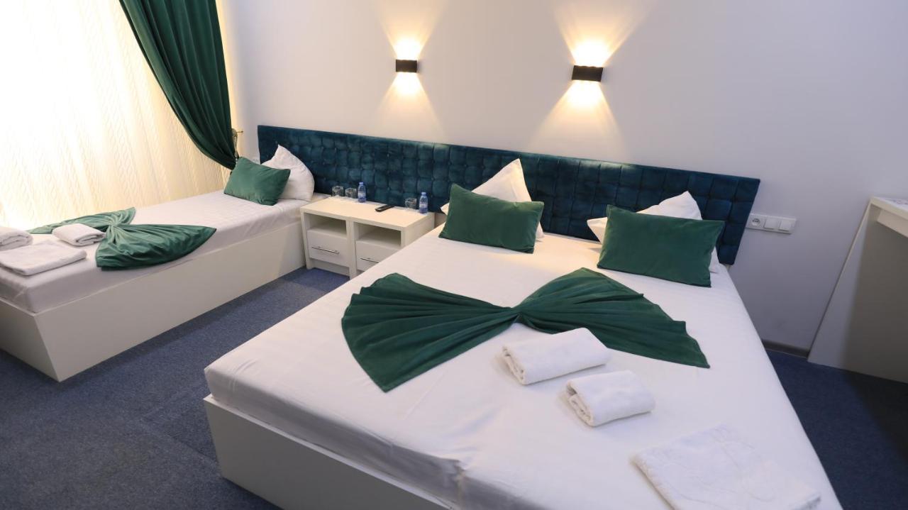 Sharq Hotel Ourguentch Extérieur photo